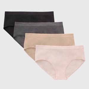 ✨ NWT Hanes GIRLS Seamless Comfort Hipsters — 4-Pack — Size M